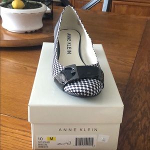 Anne Klein pumps